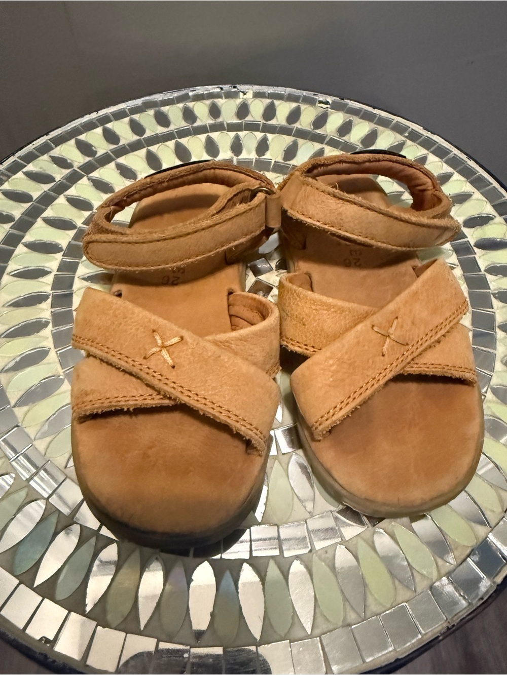 Donsje Kids Unisex Leather Cross-Strap Sandals